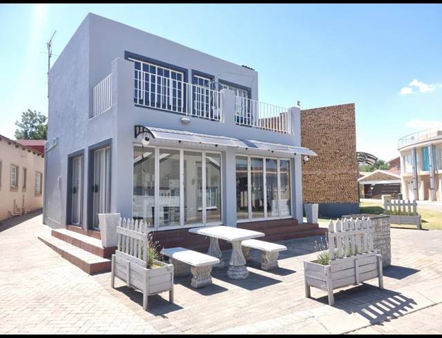 4 BEDROOM HOUSE FOR SALE IN MISTY BAY